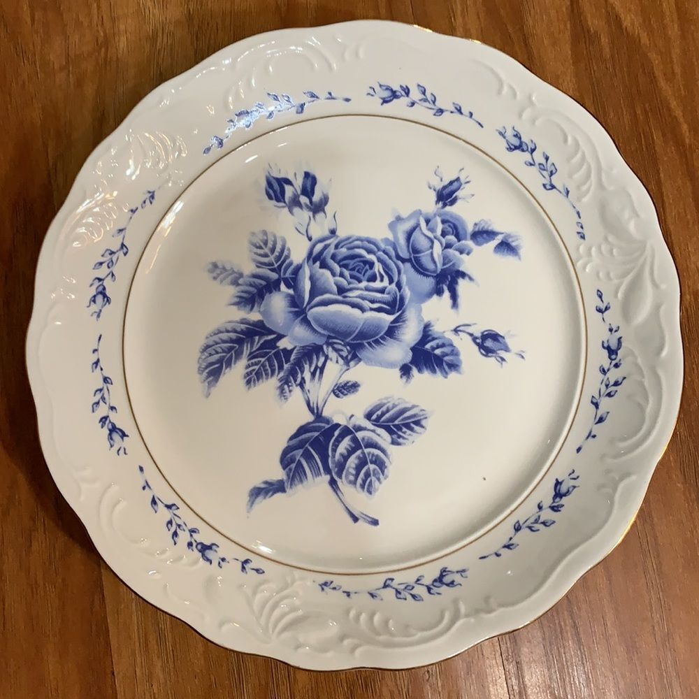 Gibson China Vintage Blue Rose Place Setting Gold Trimmed 5 Pieces Included - Picture 3 of 15